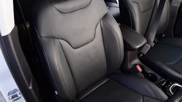 Jeep Compass - front seat