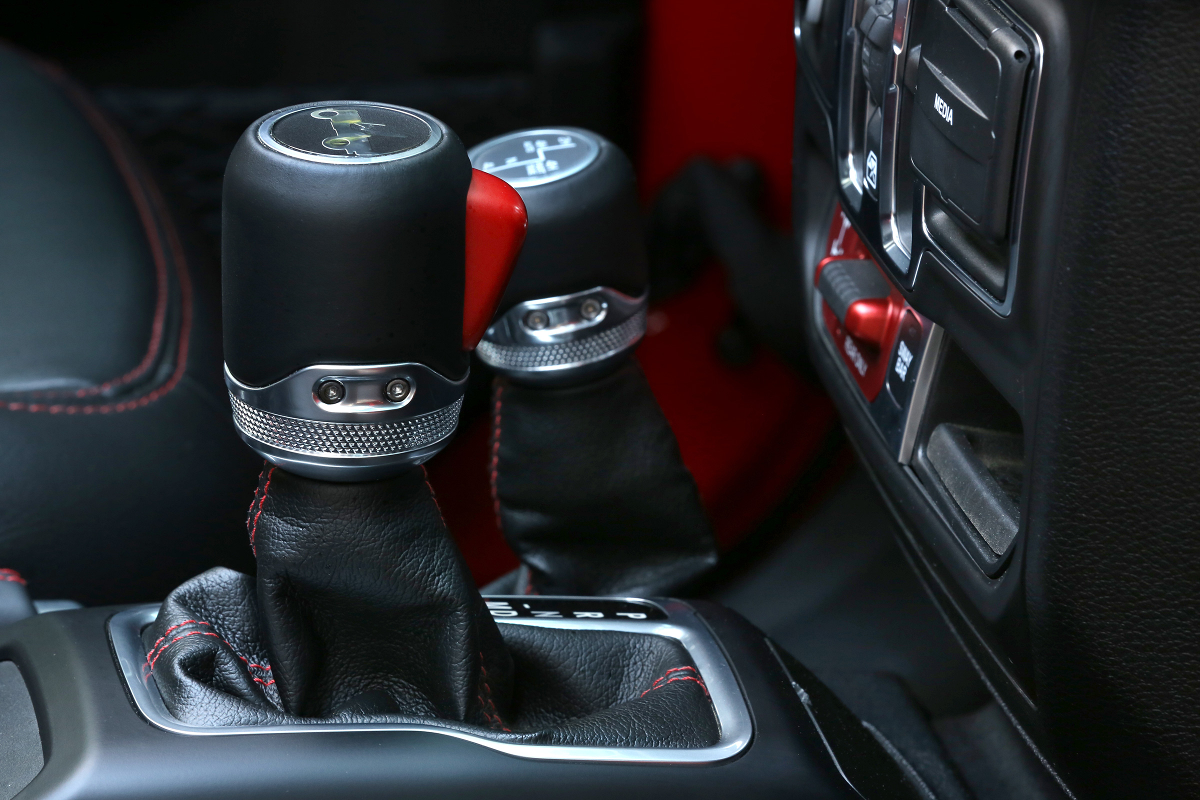 New Jeep Wrangler Rubicon - gear lever