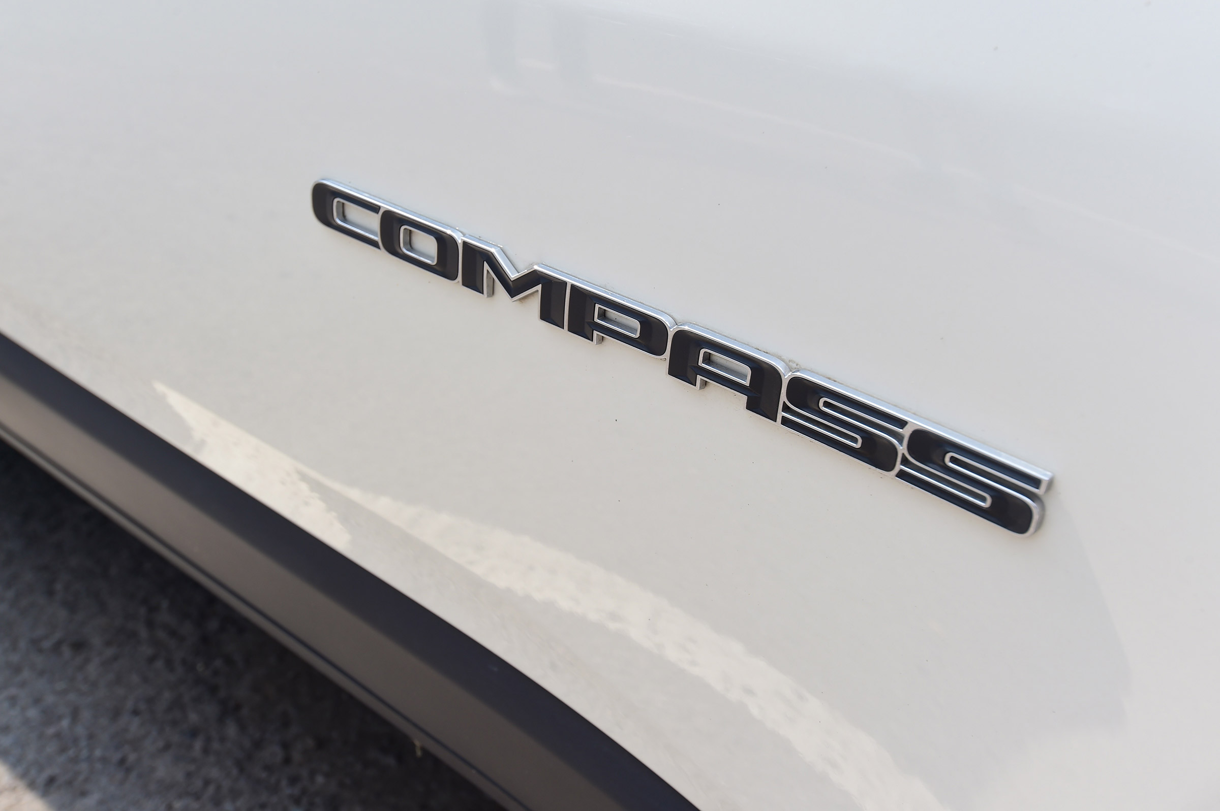 Jeep Compass - Compass badge