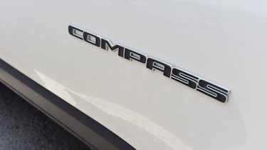 Jeep Compass - Compass badge