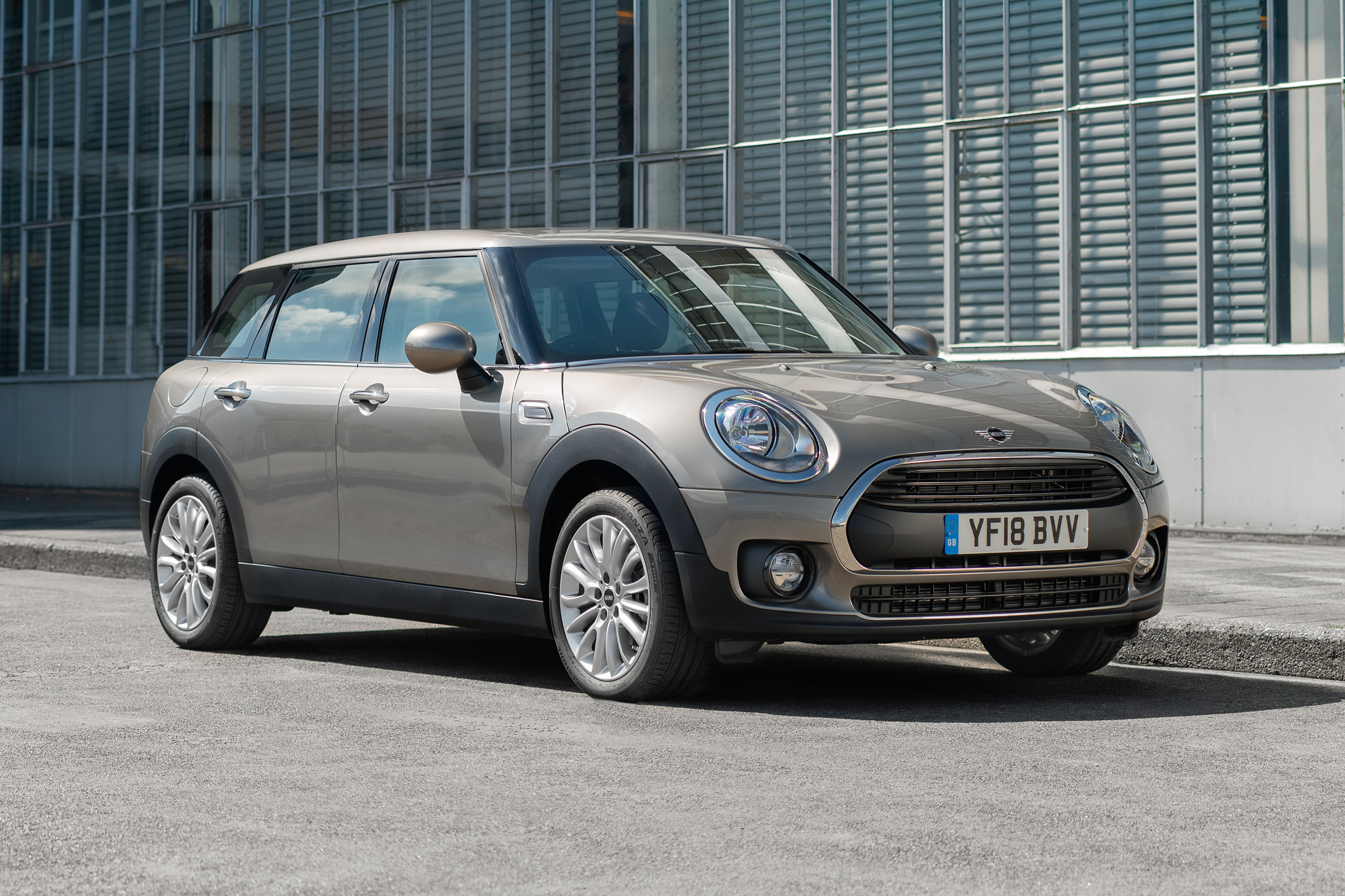 MINI Clubman City - front