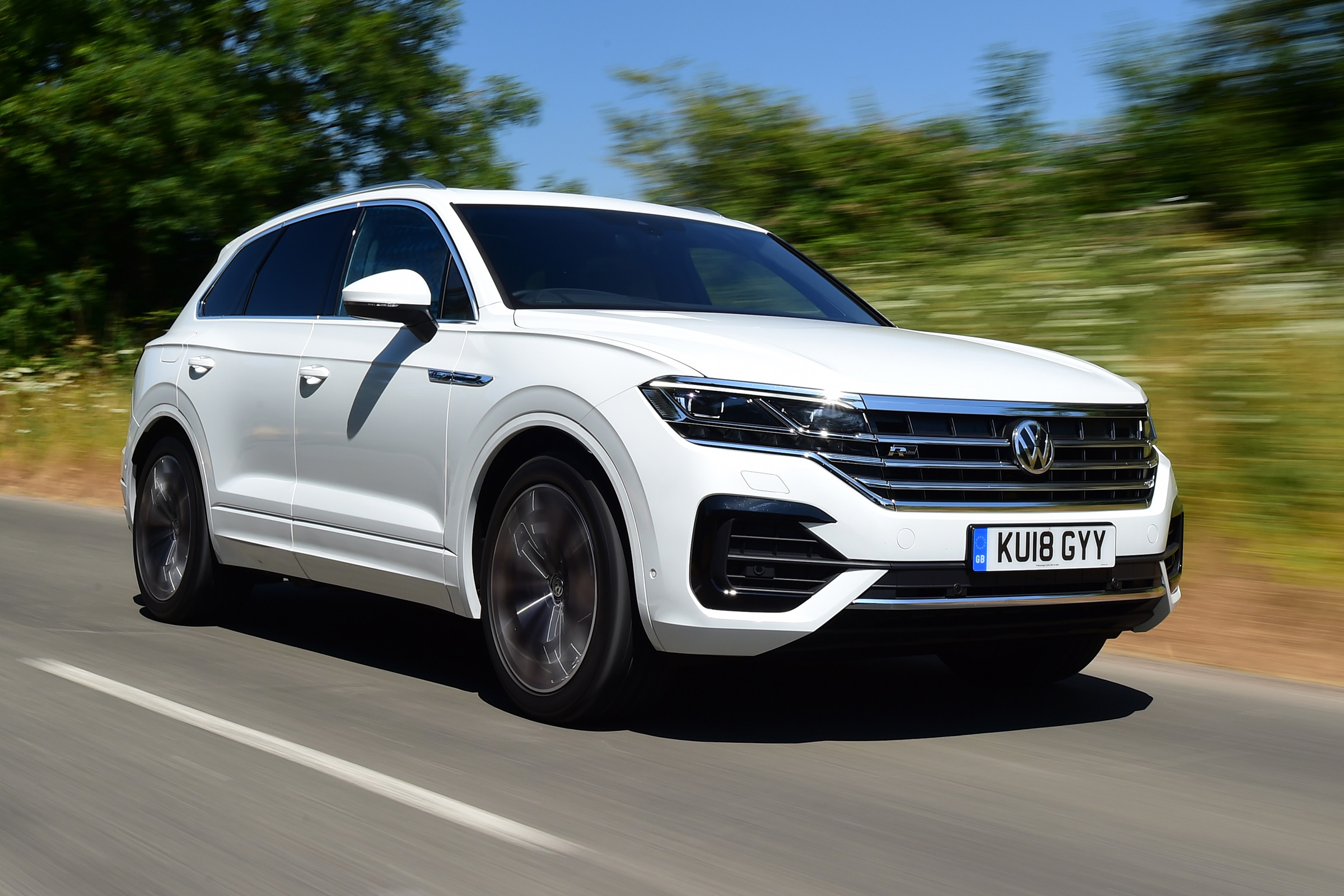Volkswagen Touareg - front