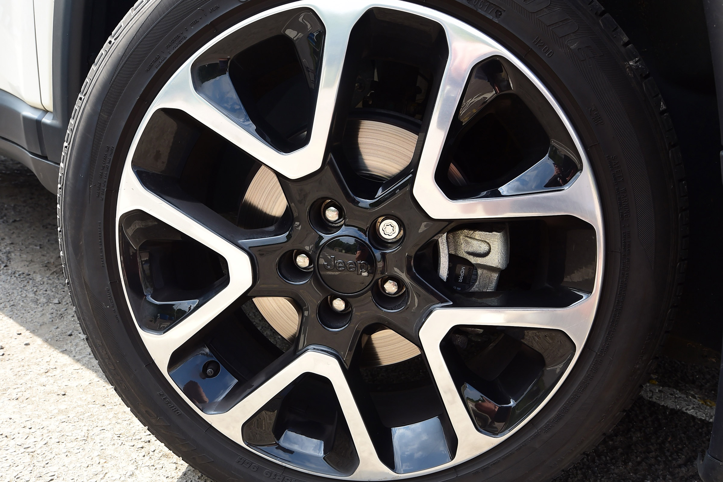 Jeep Compass - wheel