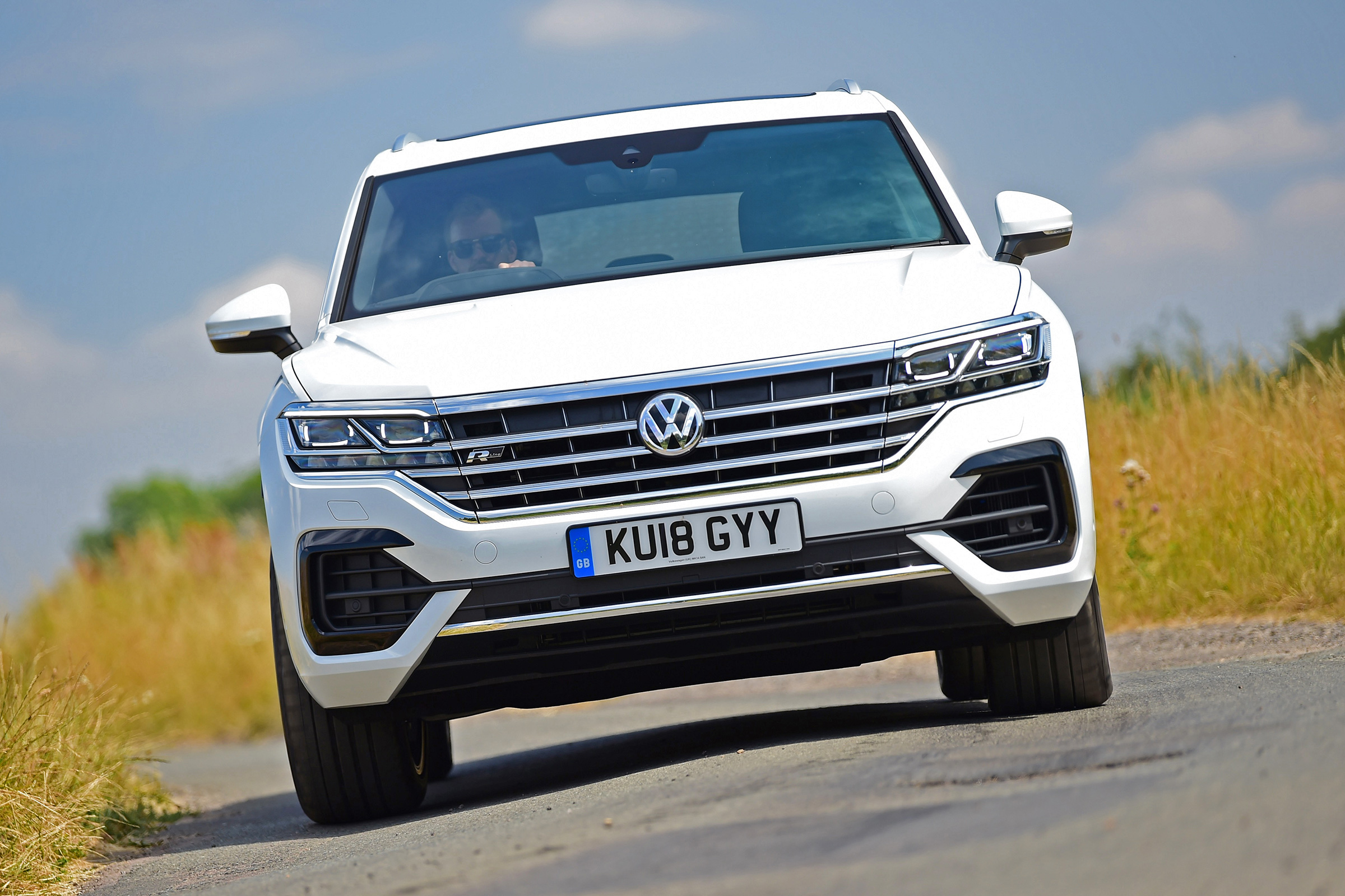 Volkswagen Touareg - front