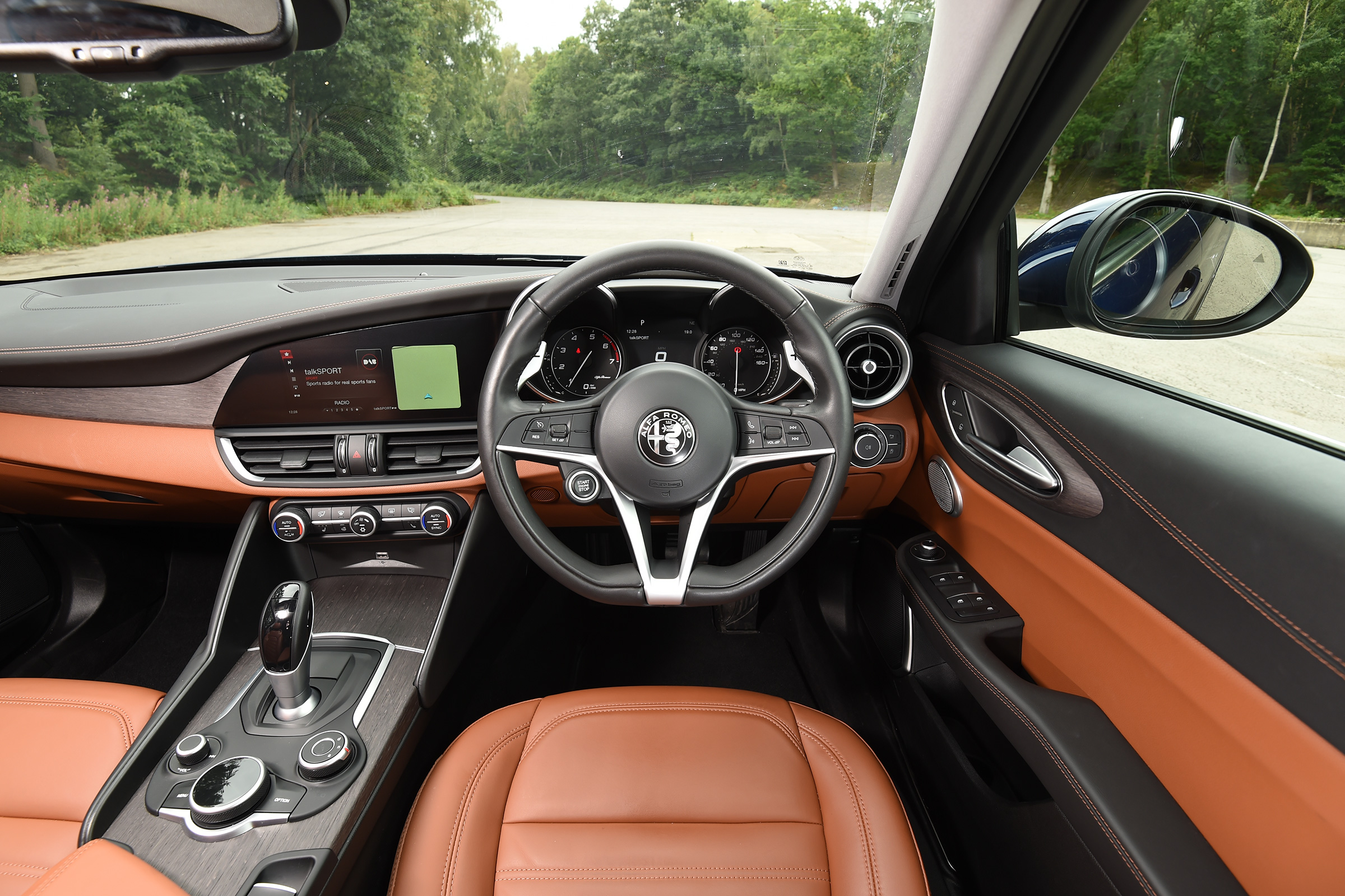 Alfa Romeo Giulia - interior