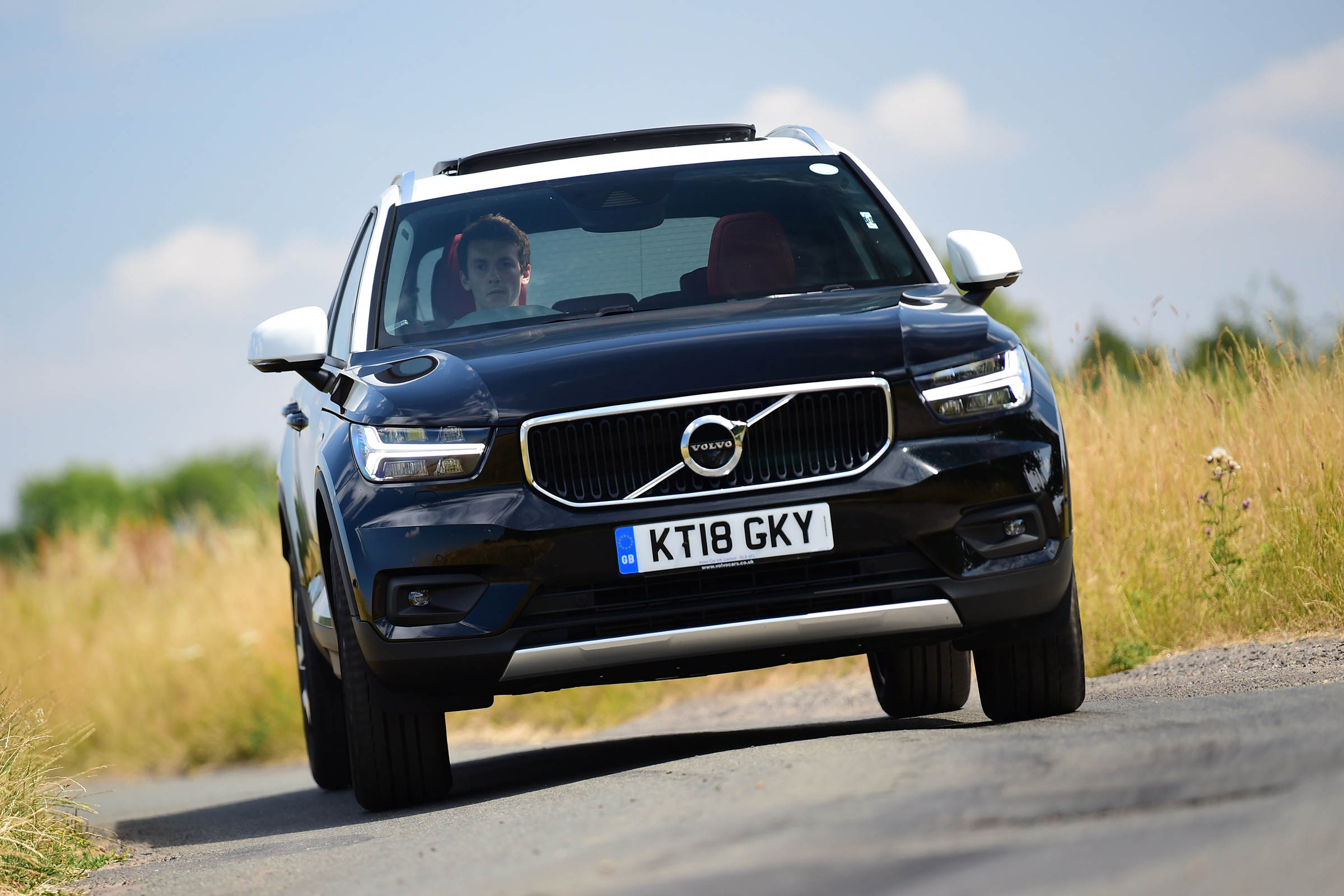 Volvo XC40 T3 - front