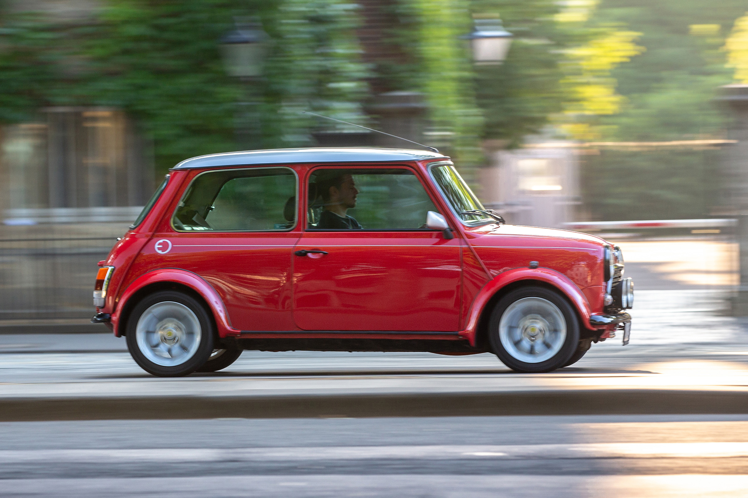 Mini Classic electric - side