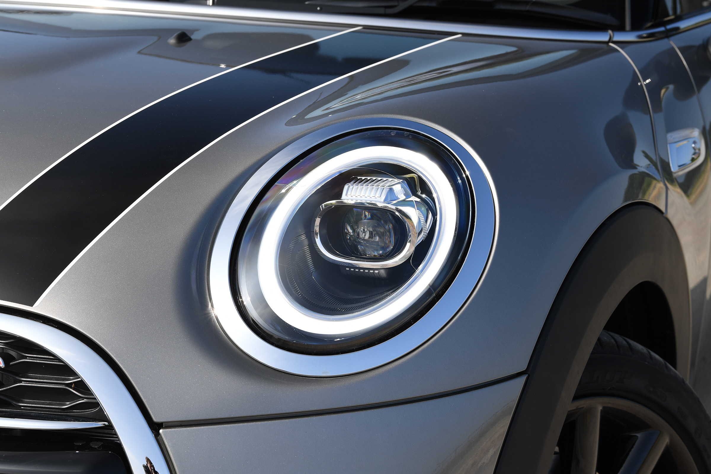 MINI Cooper S Convertible - headlight
