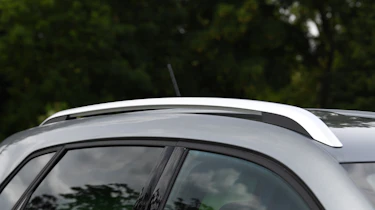 SEAT Arona - roof