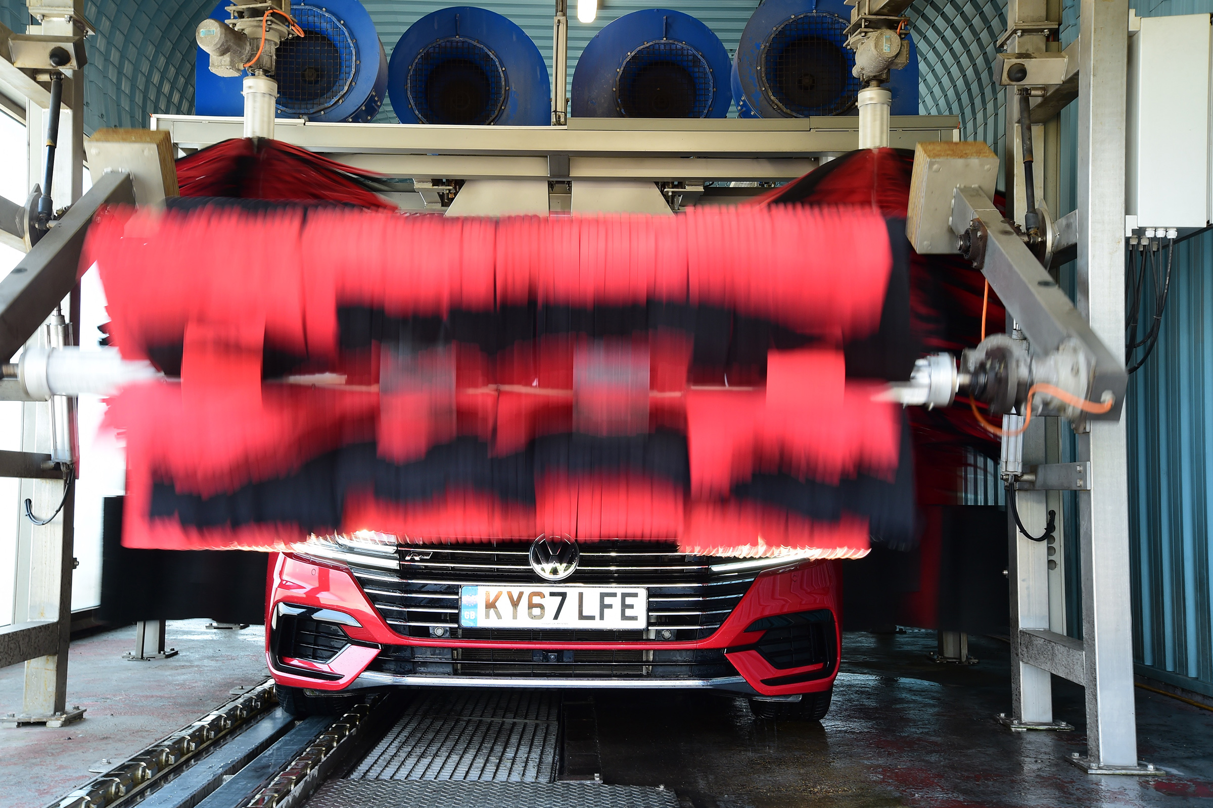 Volkswagen Arteon - car wash