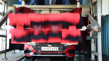 Volkswagen Arteon - car wash