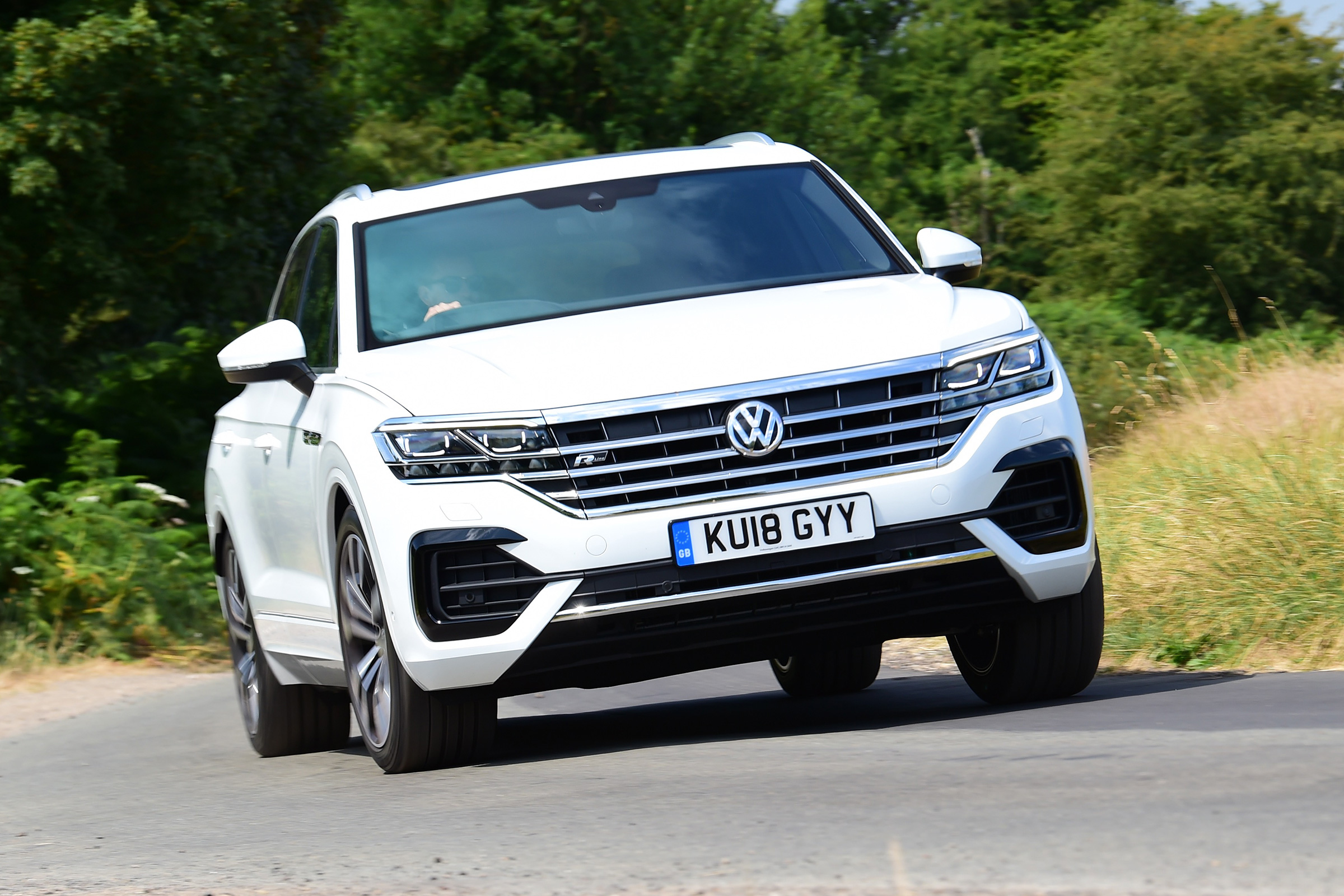 Volkswagen Touareg - front