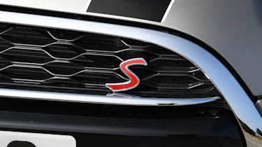 MINI Cooper S Convertible - badge