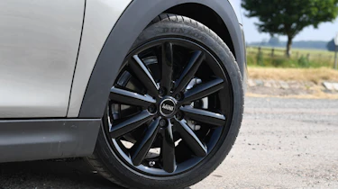 MINI Cooper S Convertible - wheel