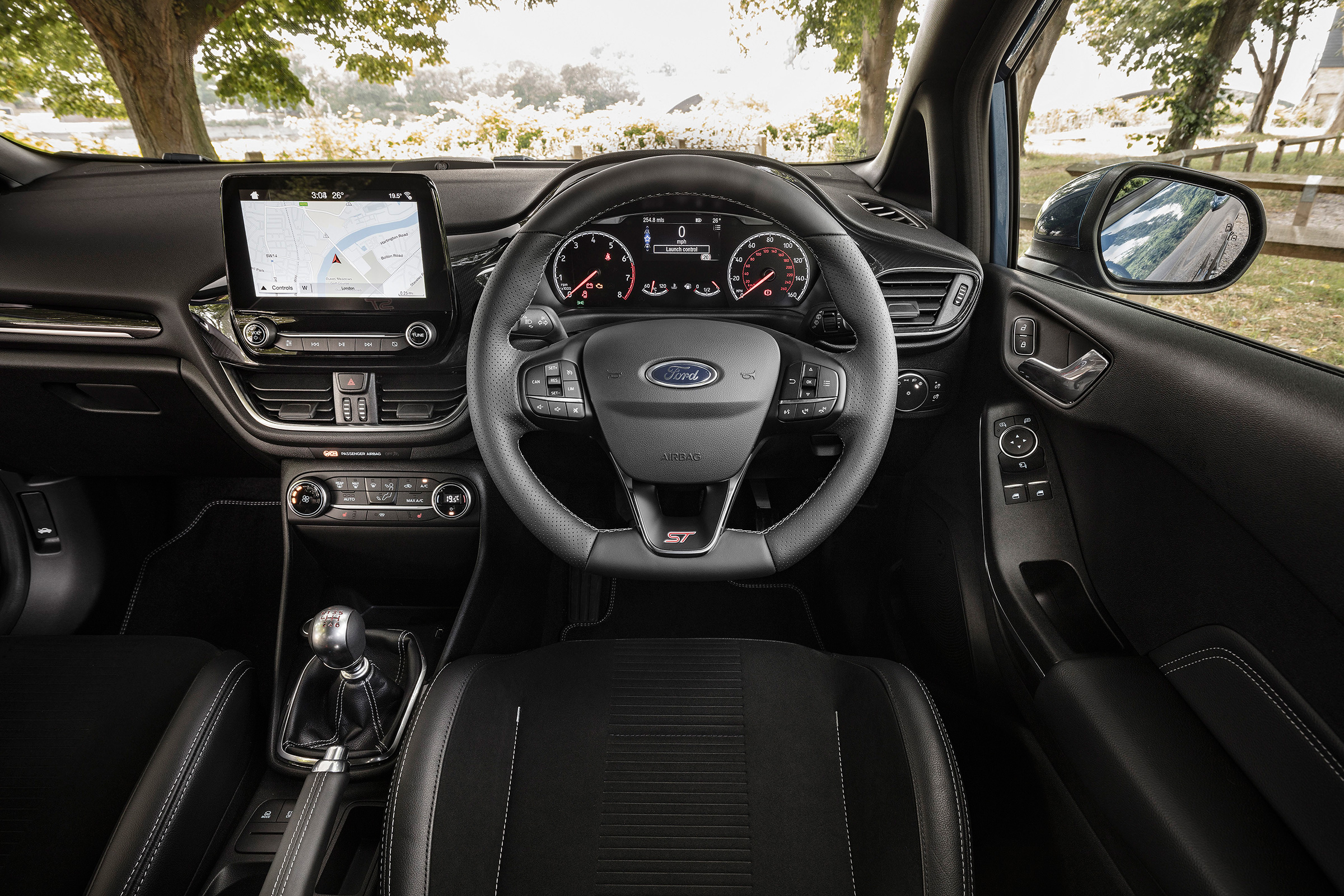 Ford Fiesta ST - interior