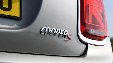 MINI Cooper S Convertible - badge