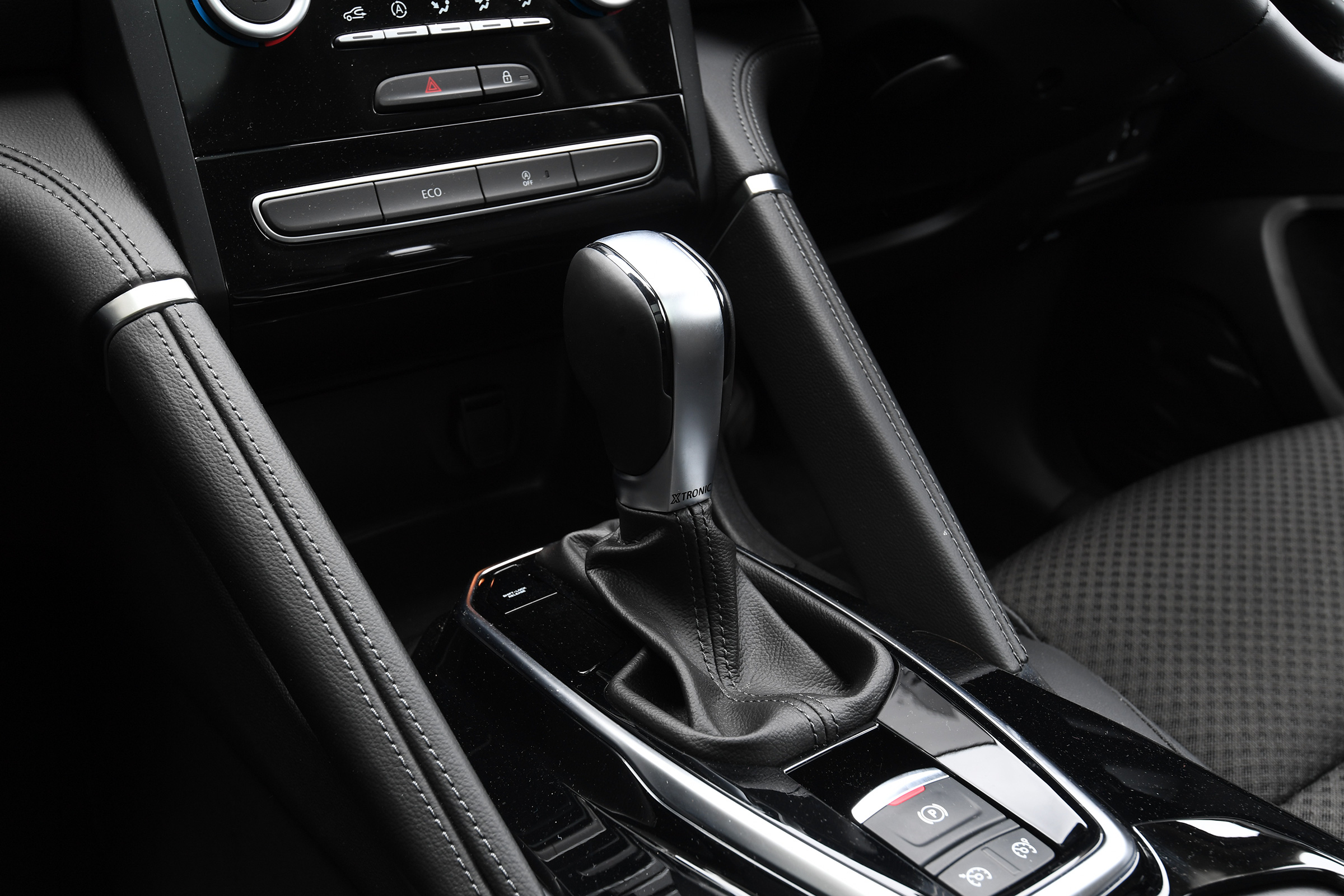 Renault Koleos - gear lever