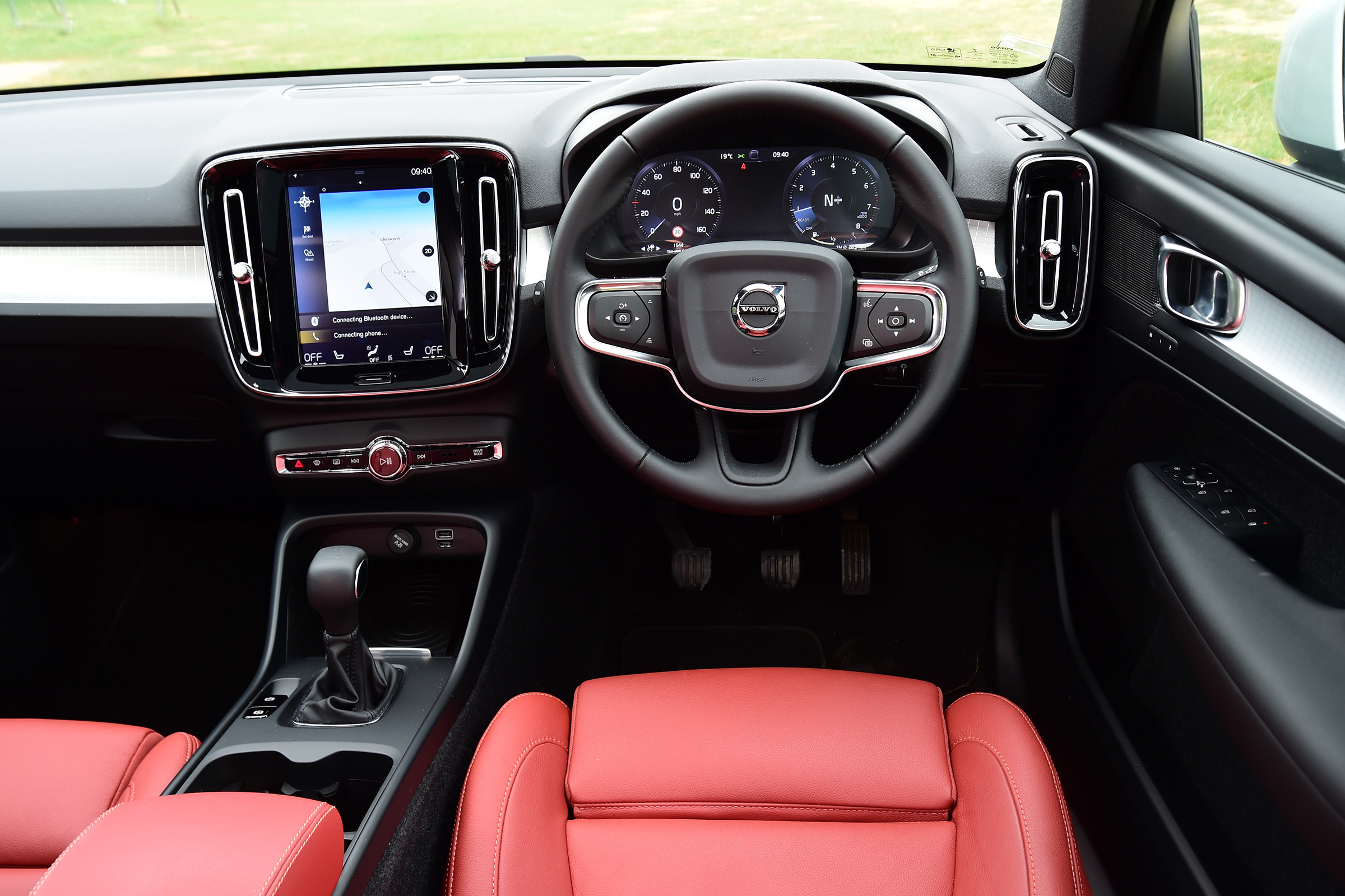 Volvo XC40 T3 - interior