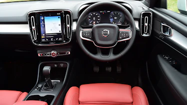 Volvo XC40 T3 - interior