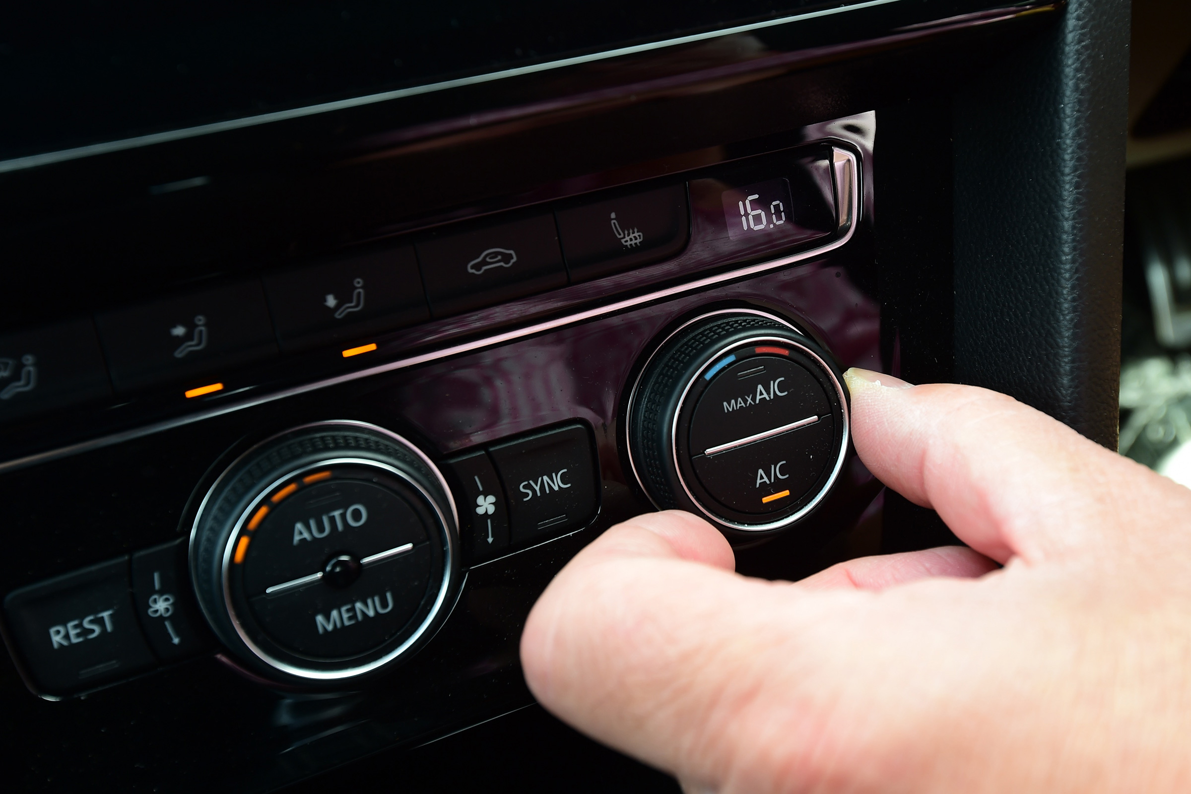 Volkswagen Arteon - dials
