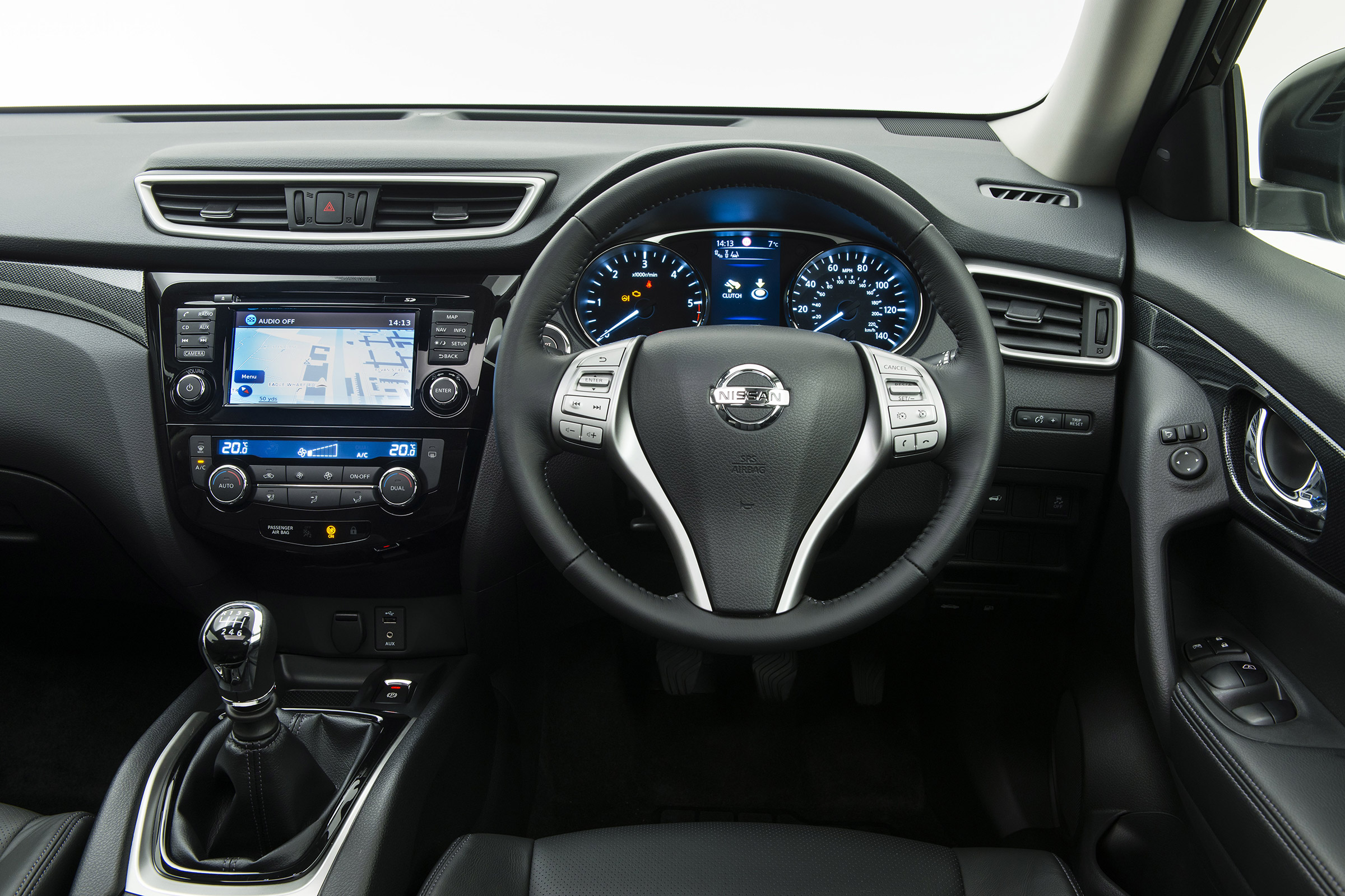 Used Nissan X-Trail - cabin