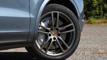 Porsche Cayenne S - wheel