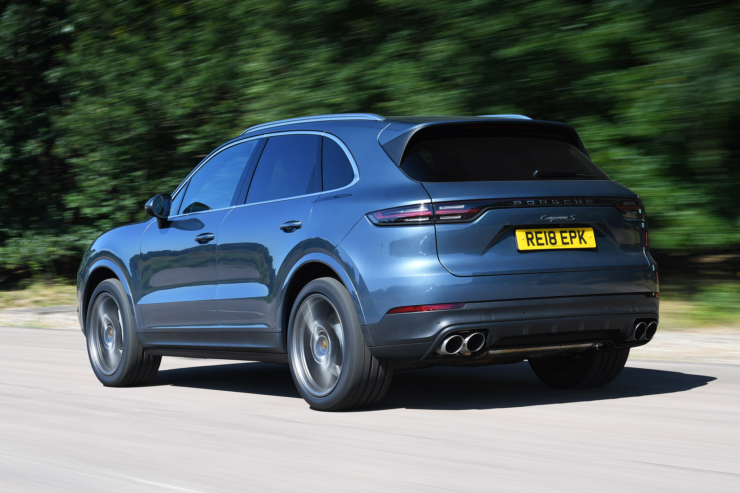 Porsche Cayenne S - rear