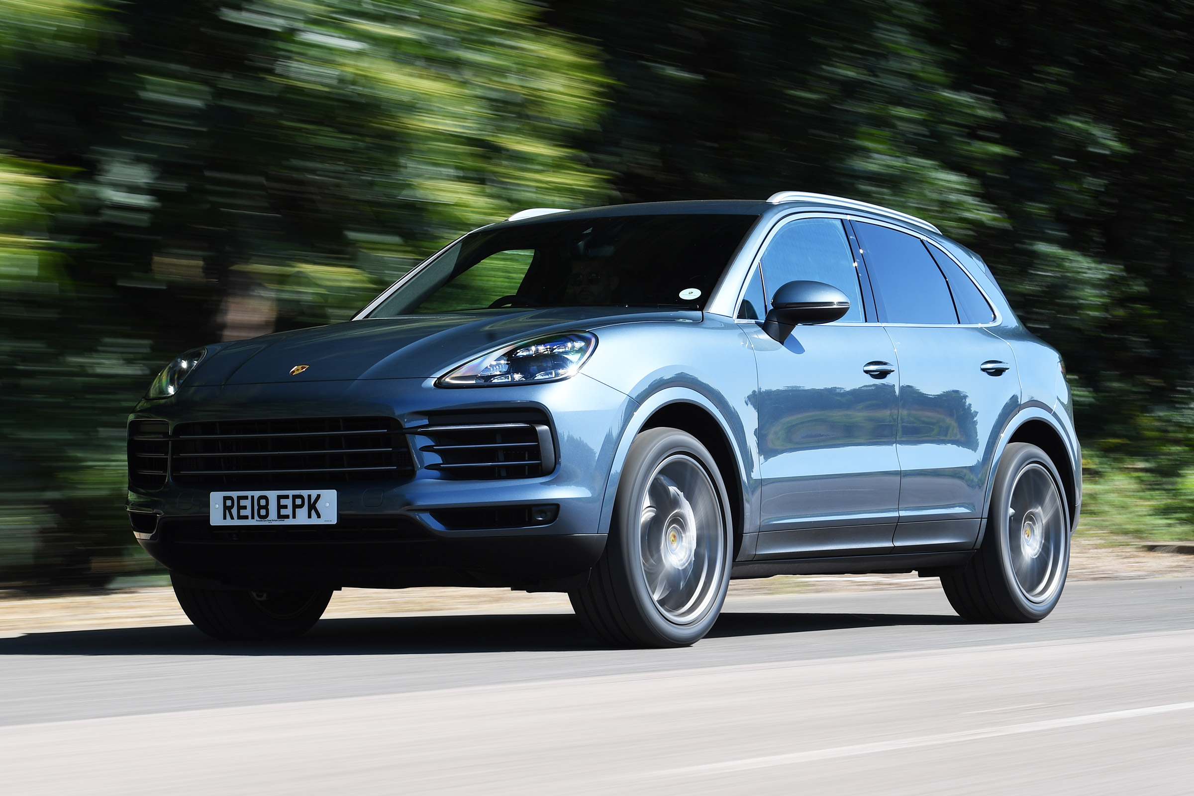 Porsche Cayenne S - front