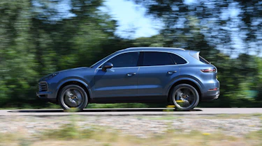Porsche Cayenne S - side