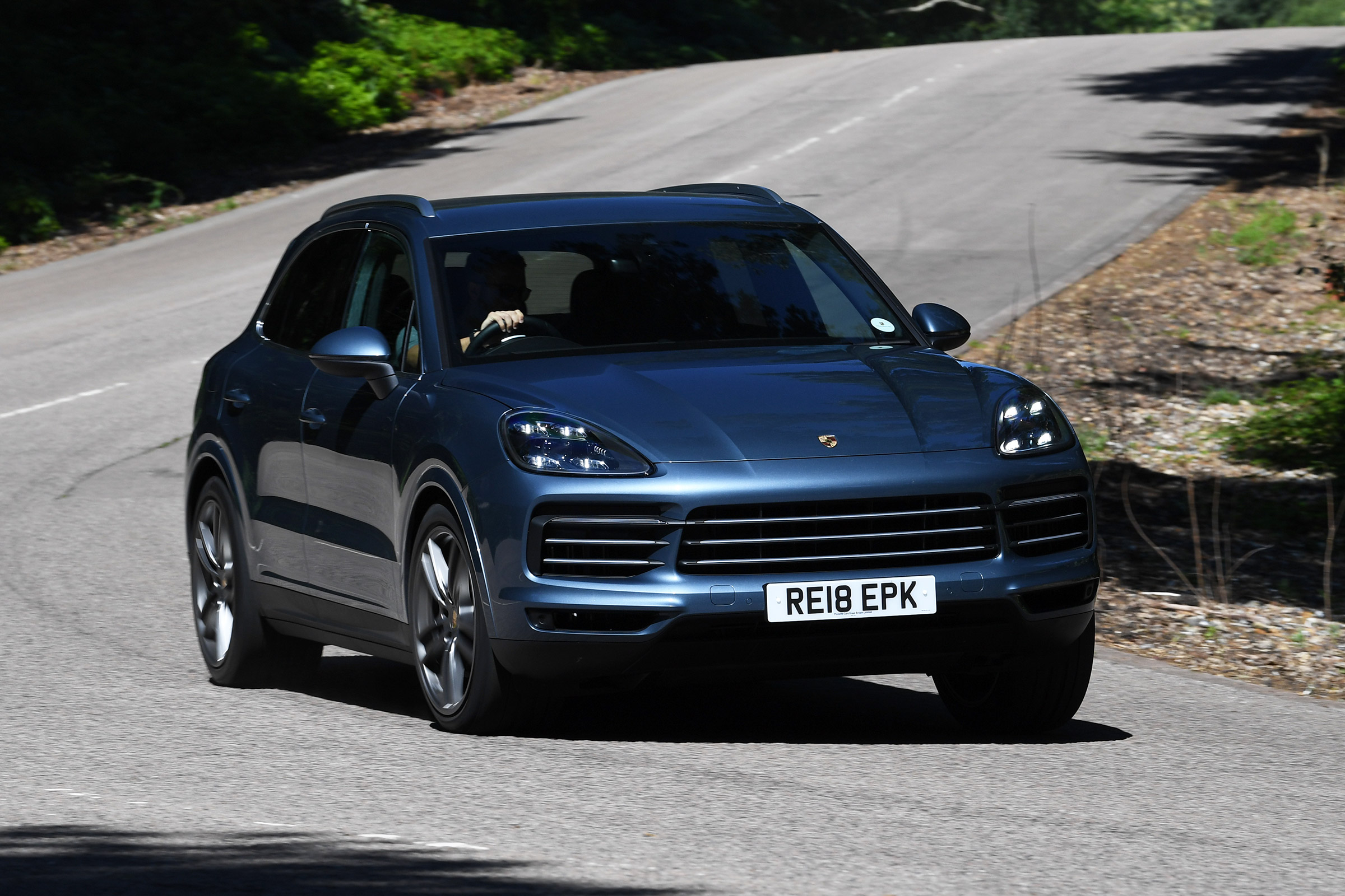 Porsche Cayenne S - front cornering