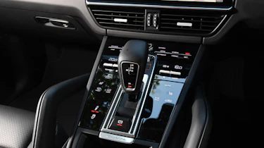 Porsche Cayenne S - centre console