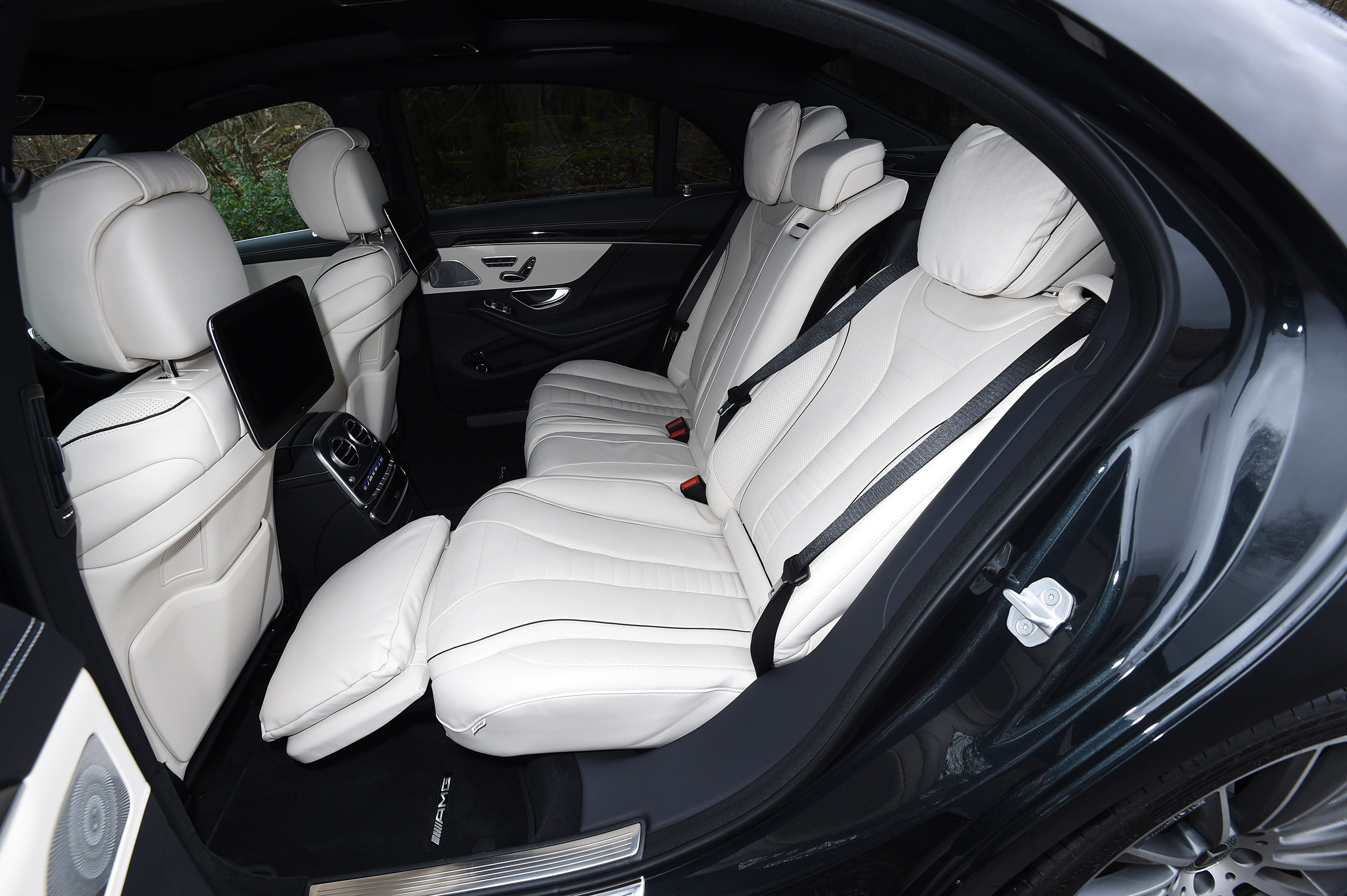 Mercedes S-Class - rear seats reclined