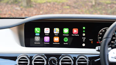 Mercedes S-Class - Apple CarPlay