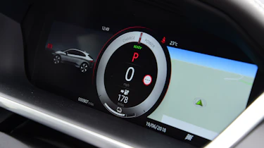 Jaguar I-Pace - dials