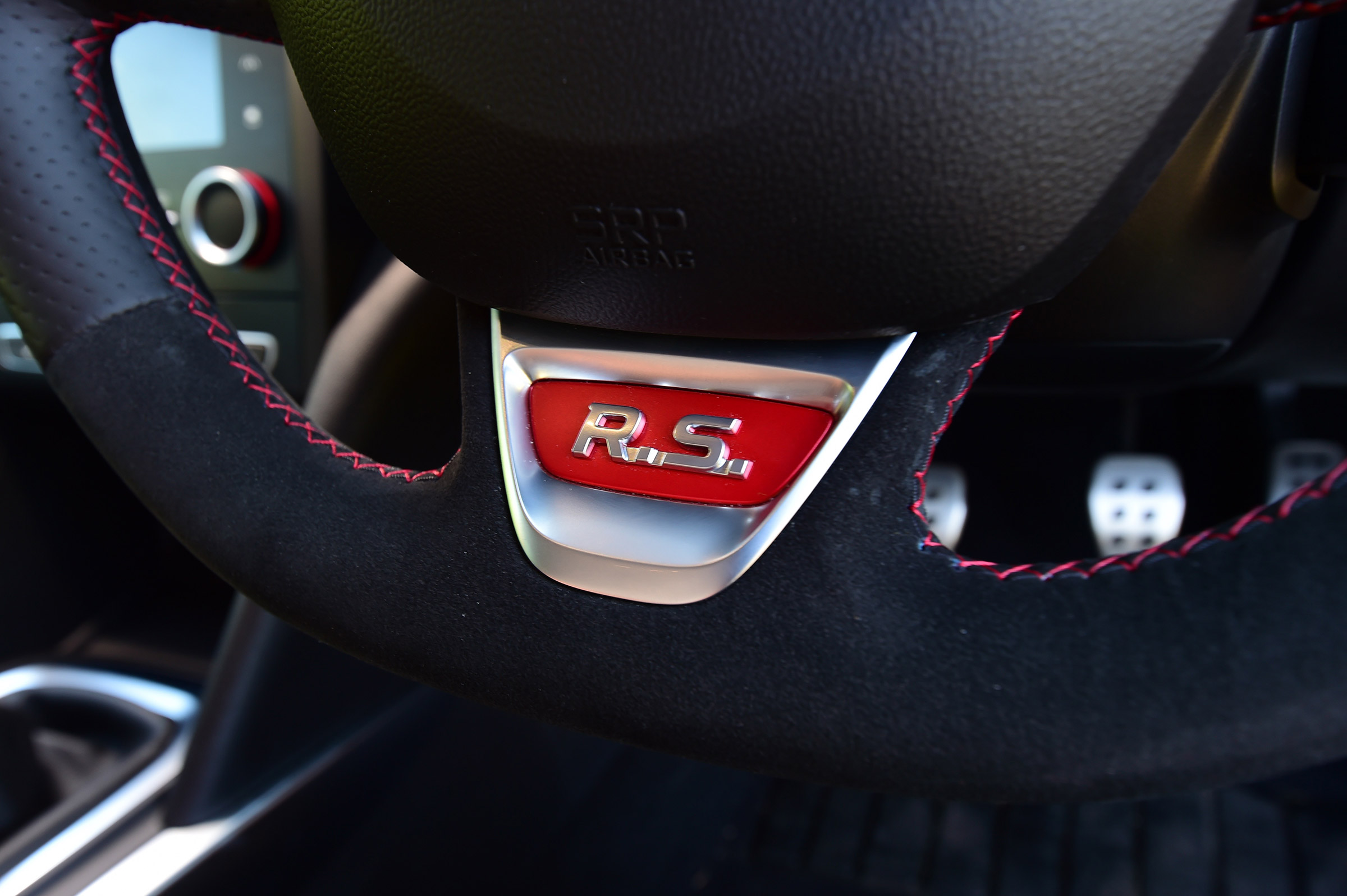 Renault Megane RS - steering wheel detail