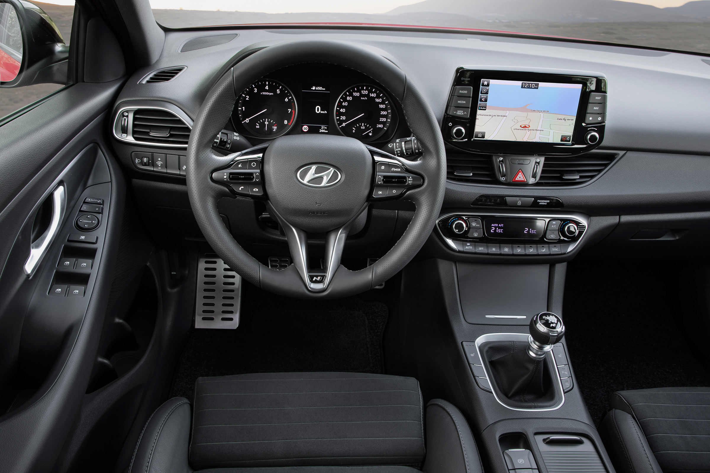 Hyundai i30 N Line steering wheel