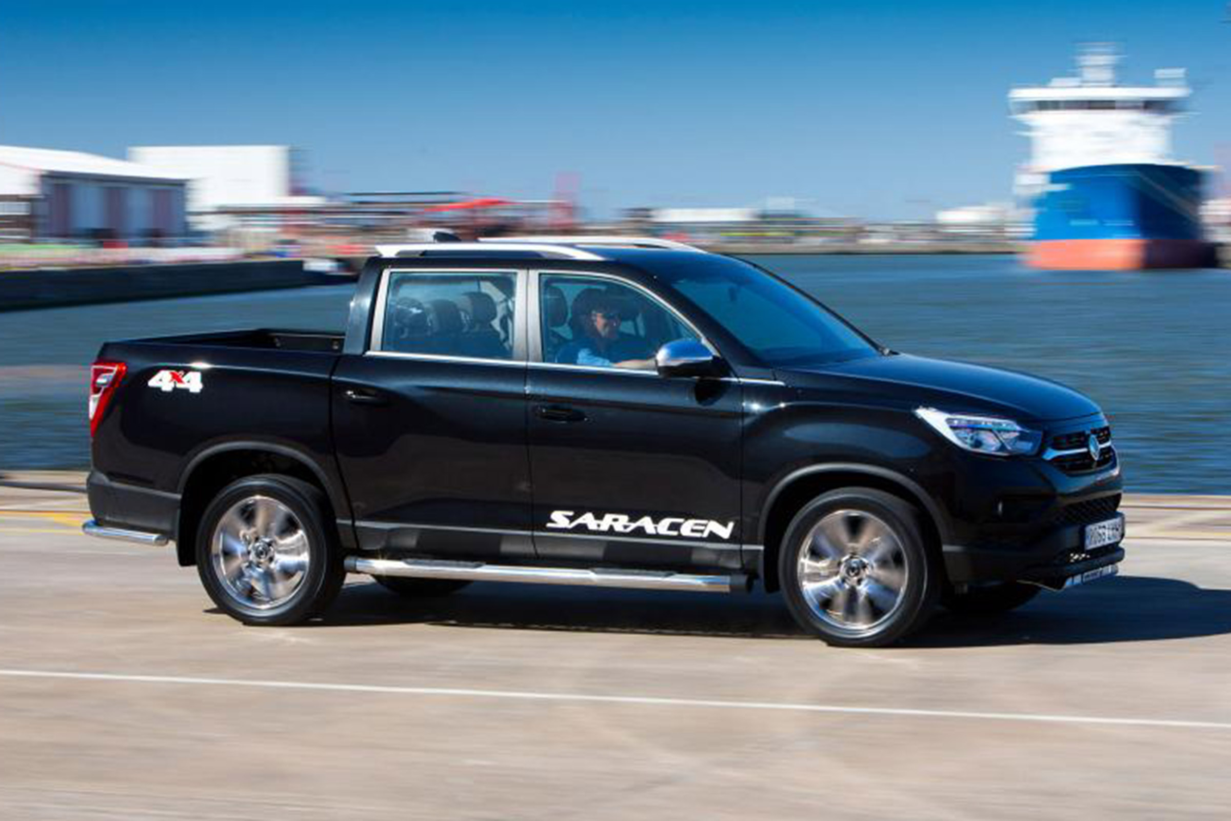 SsangYong Musso - front action