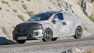 Renault Clio spied - front