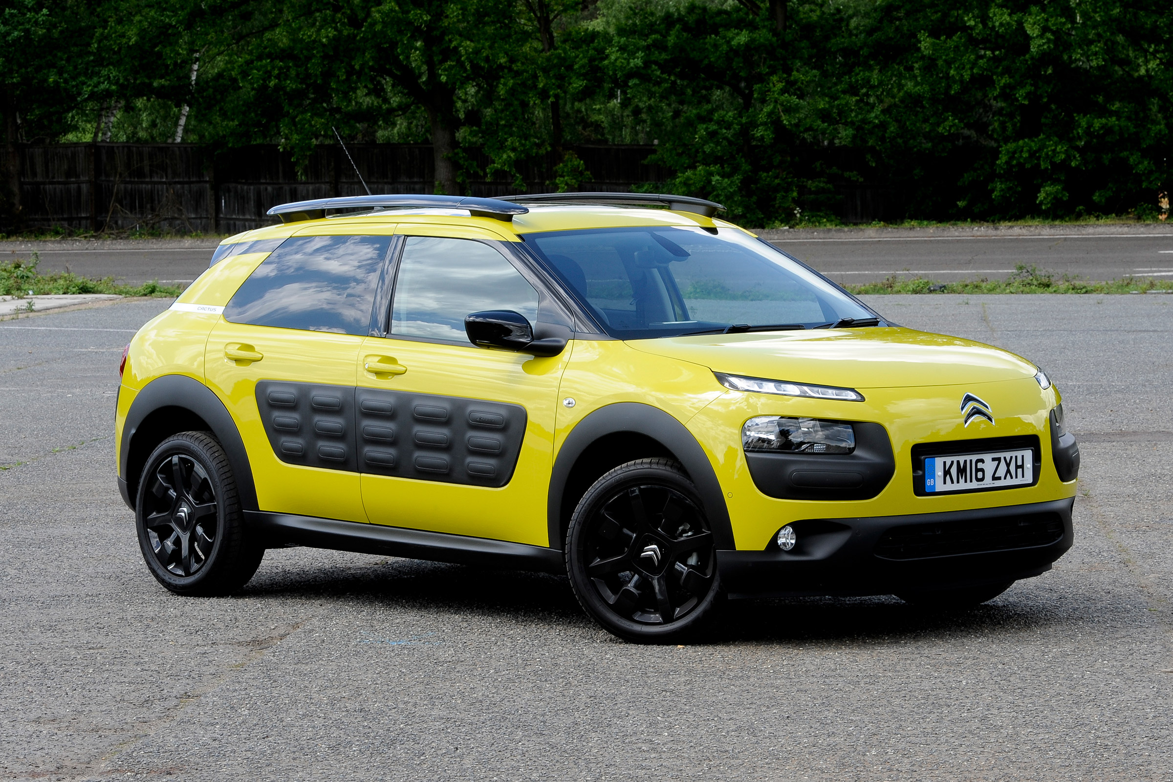 Used Citroen C4 Cactus - front
