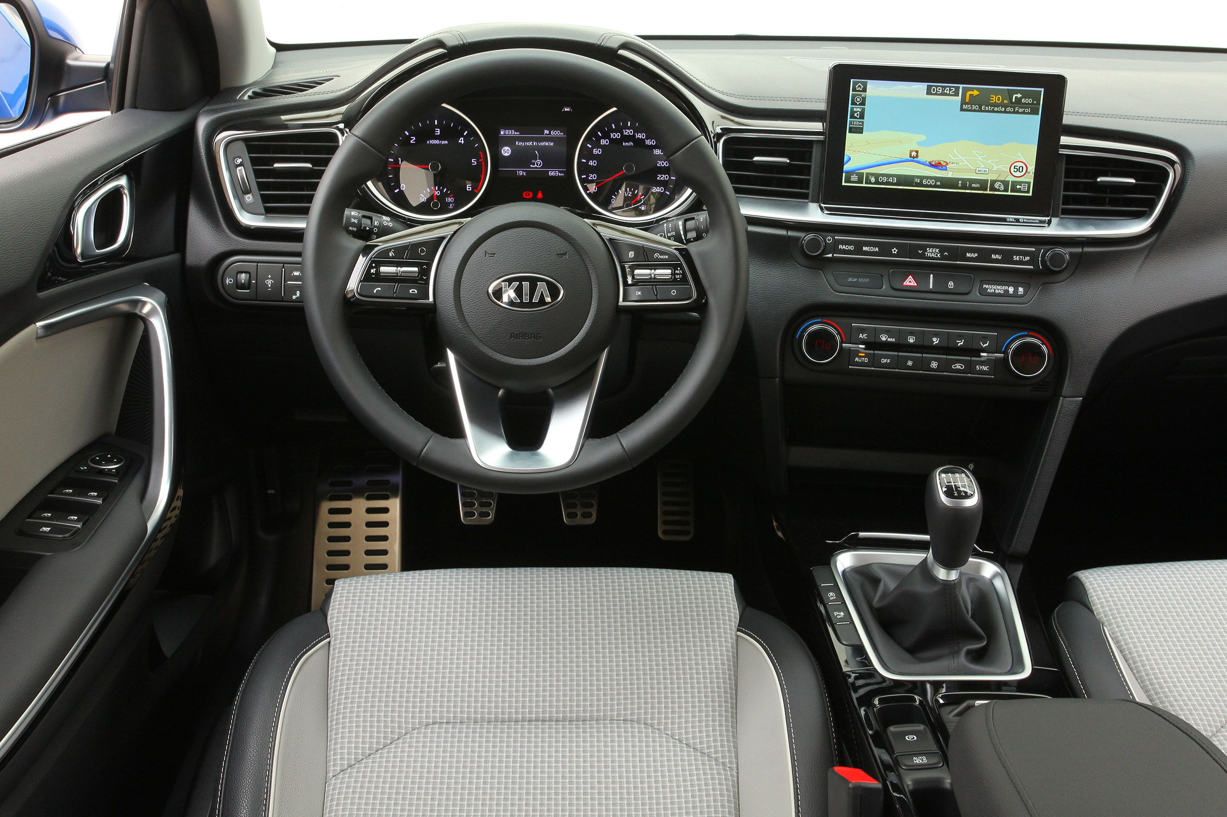 Kia Ceed - dash