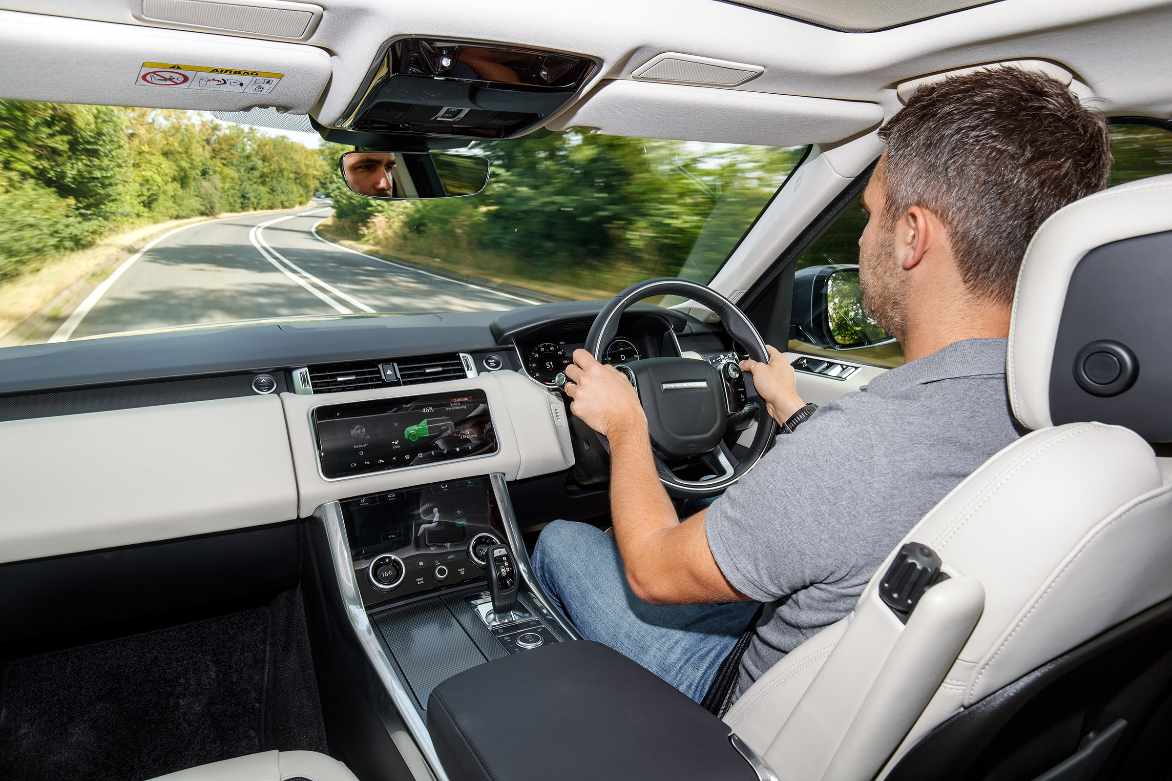 Range Rover Sport P400e - Richard Ingram