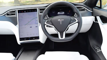 Tesla Model S 75D - dash