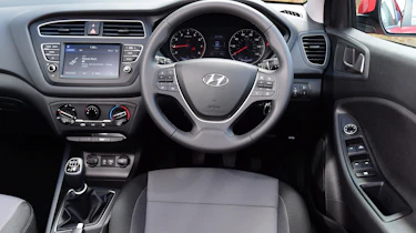 Hyundai i20 - dash