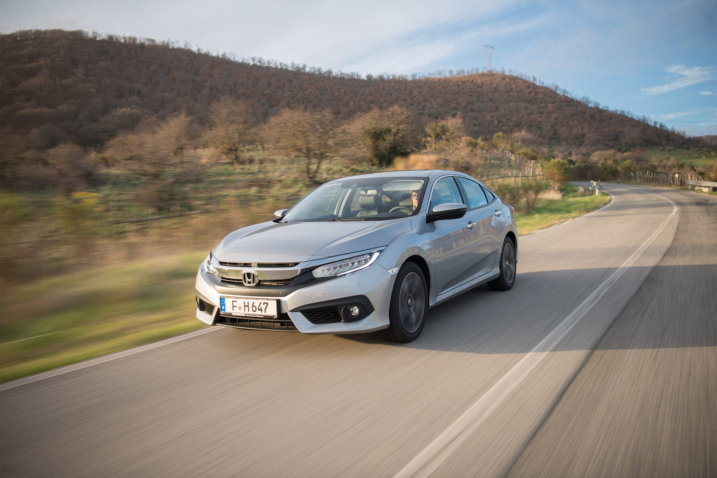 Honda Civic Saloon - front action