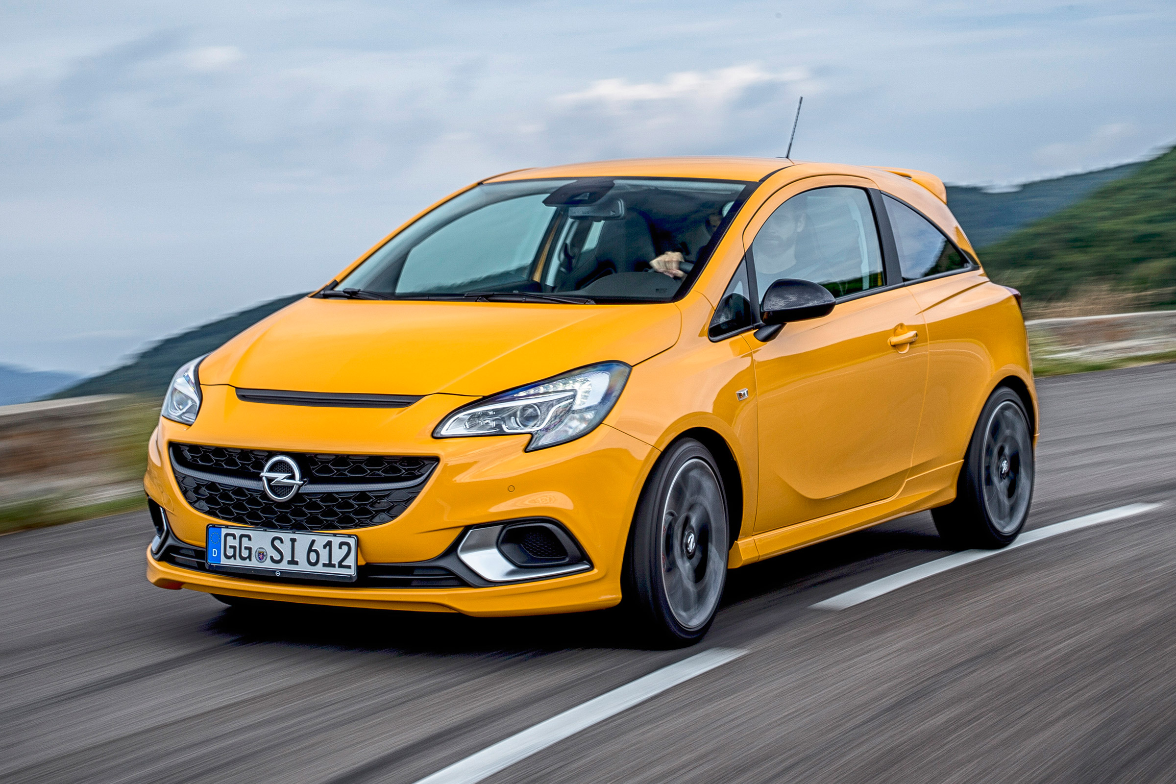 Vauxhall Corsa GSi - front tracking
