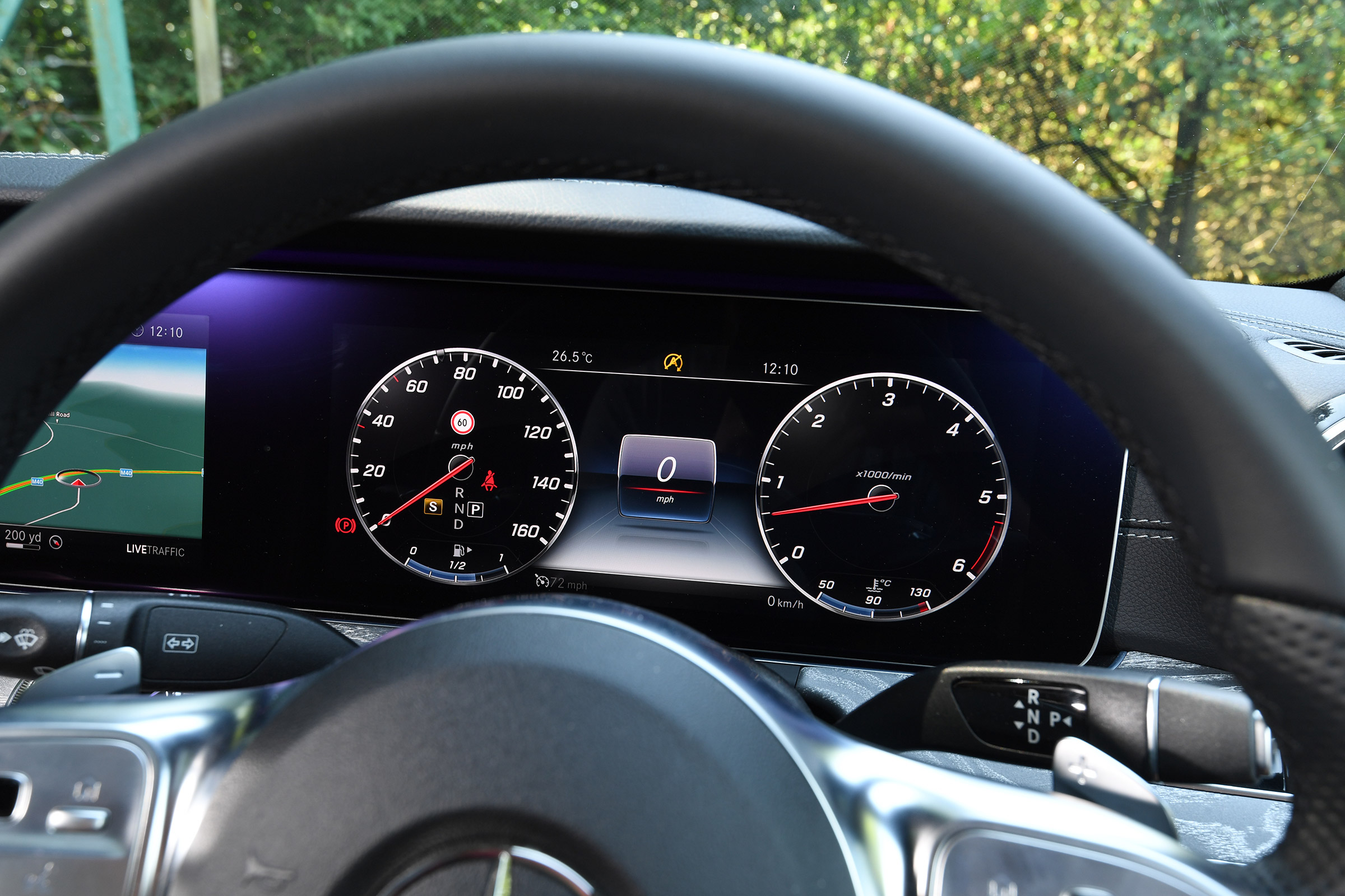 Mercedes CLS 350 d - dials