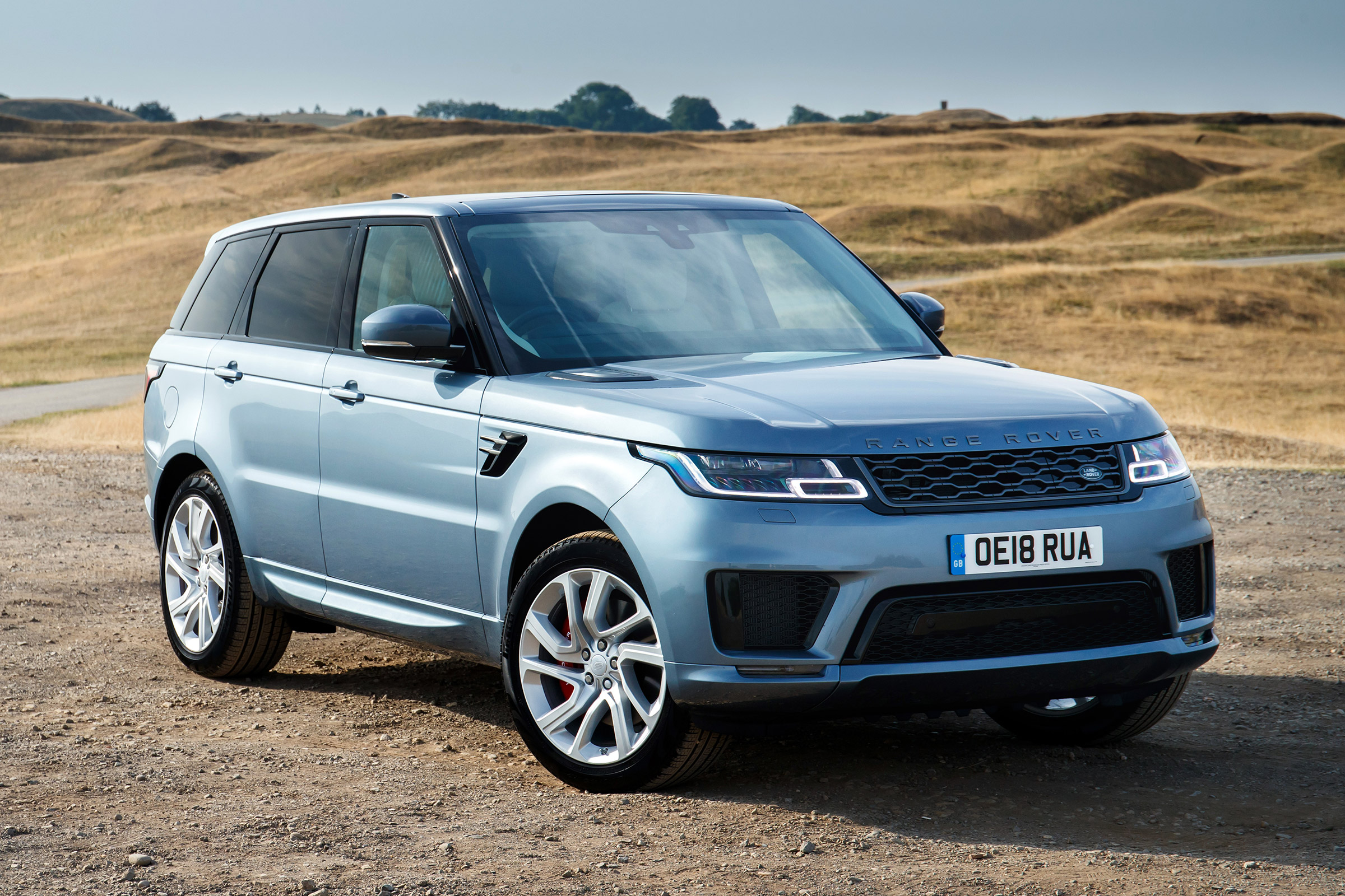 Range Rover Sport P400e - front static