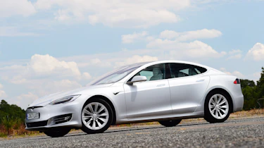 Tesla Model S 75D - front static