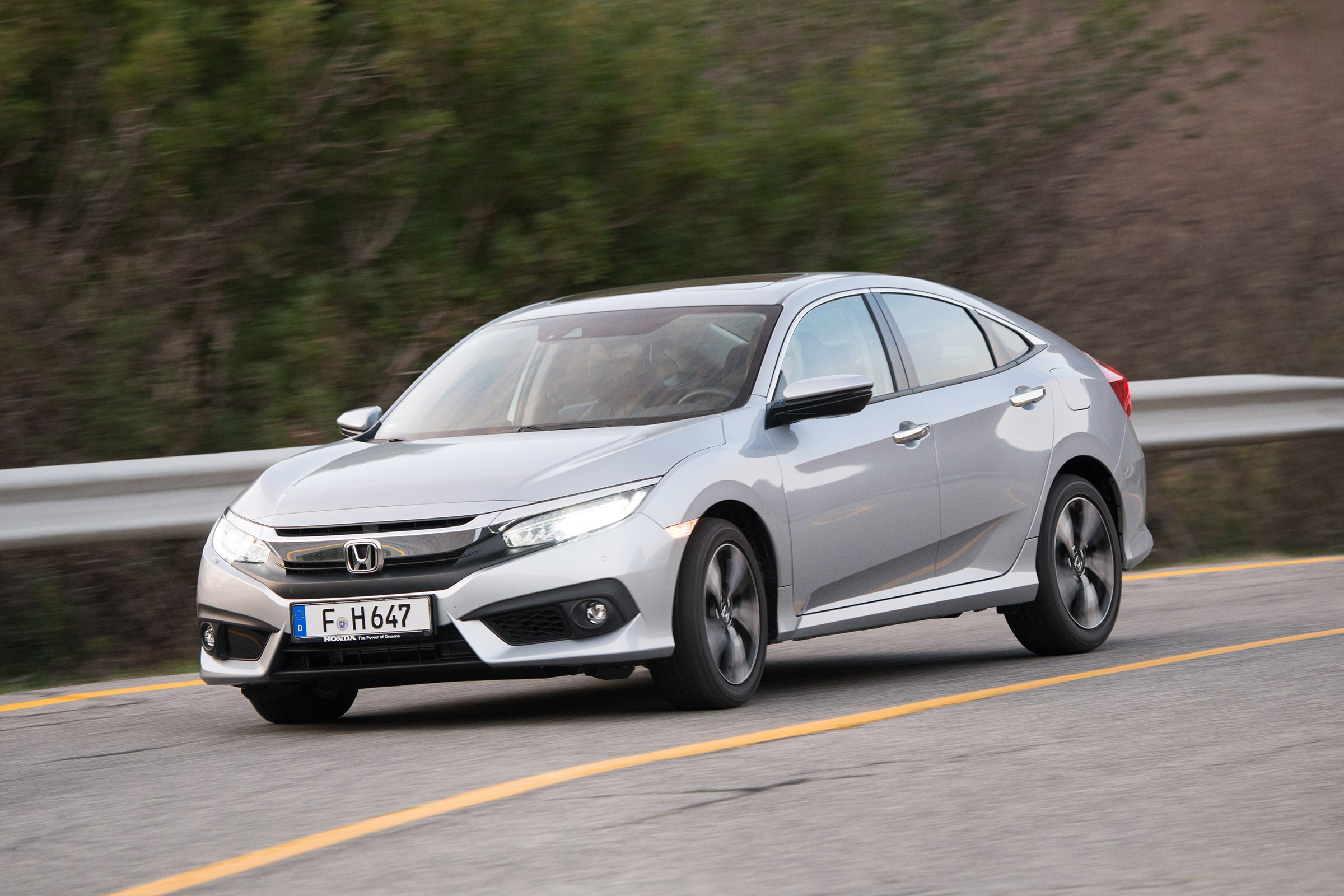 Honda Civic Saloon - front cornering