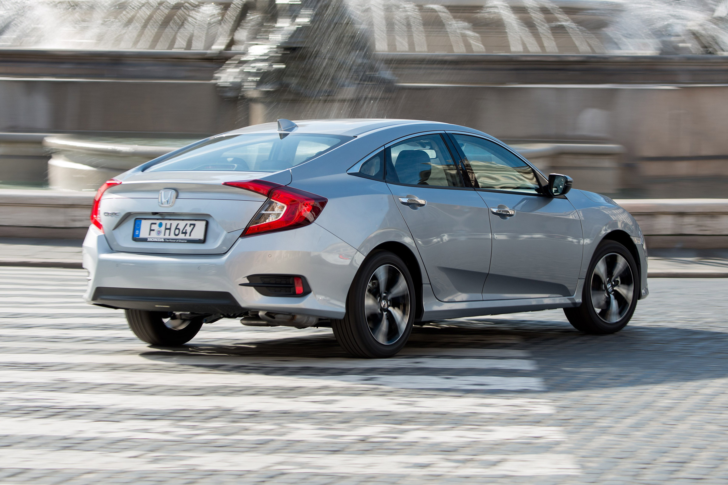 Honda Civic Saloon - rear cornering